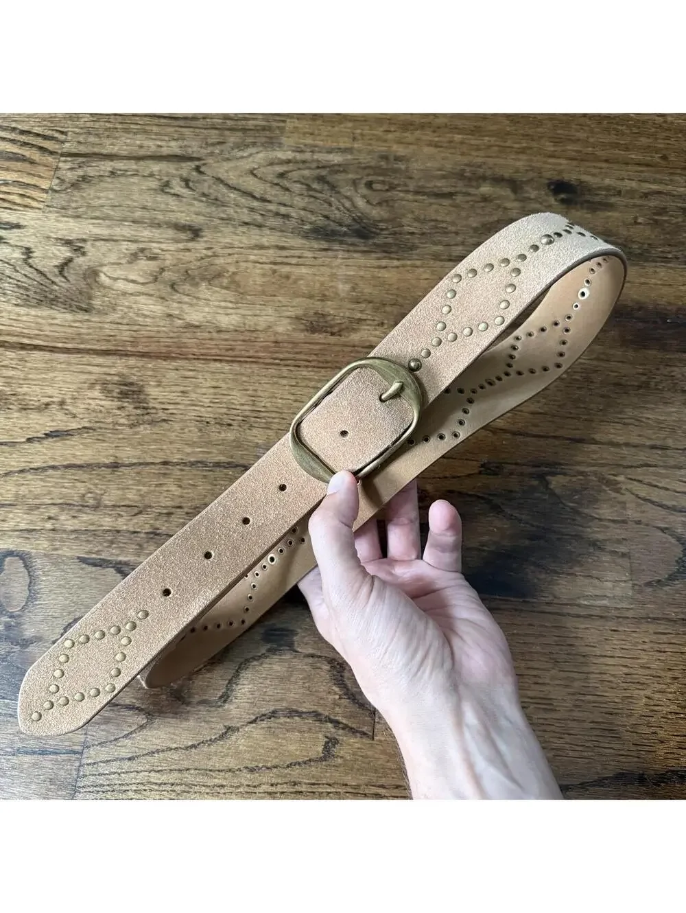 ✨ Abercrombie & Fitch Studded Leather Belt